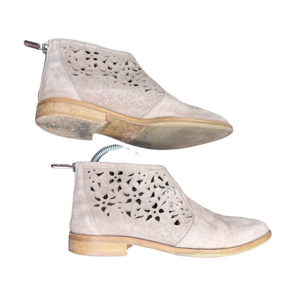 ITALEAU Women's Perla Suede Eyelet Detail Ankle Bootie HandMade in Italy Size 36 - Picture 5 of 9